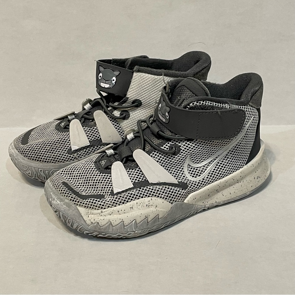 Nike Kyrie 7 SE PS CHIP Light Smoke Grey White Youth Sz 12C Preschool DB5623-011